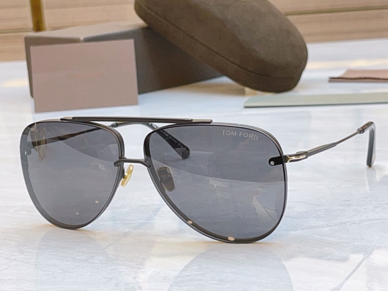 TOM FORD